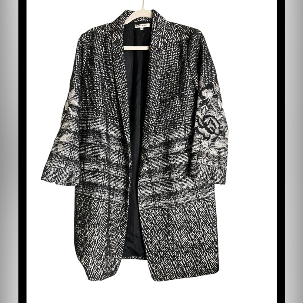 Johnny was Los Angeles black and white embroidered sleeve coat size XS